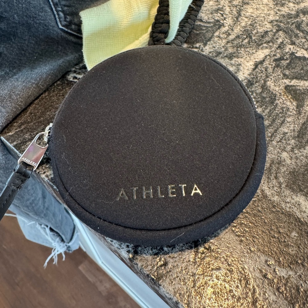 Athleta revival circle wristlet/wallet